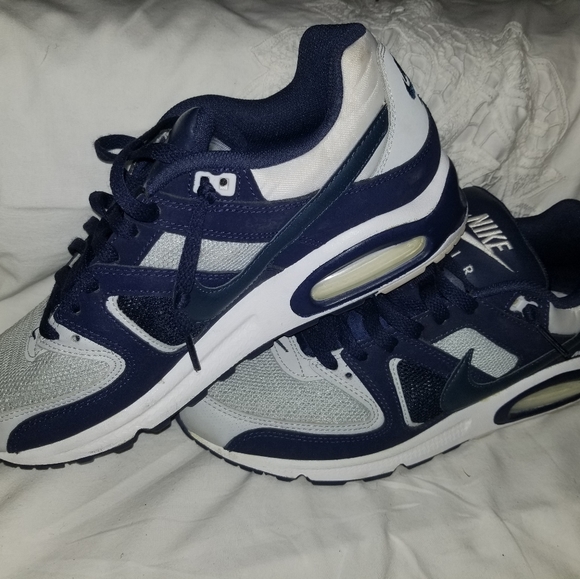 Nike air max athletic shoes size 9.5